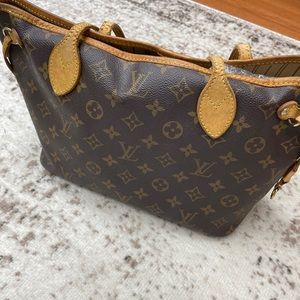 Louis Vuitton  Monogram Neverfull PM